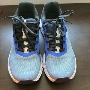 On Cloudrunner Women’s size 7.5